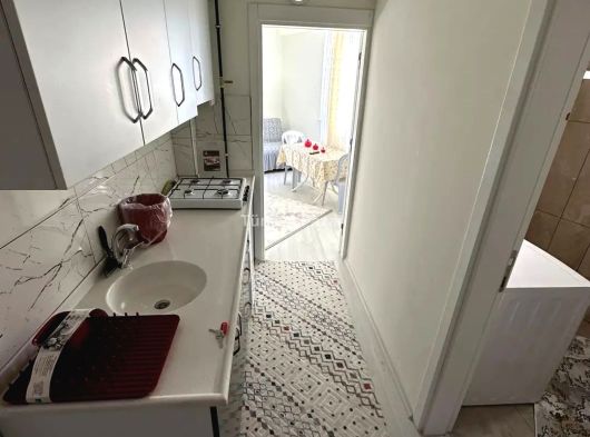 ÇARŞI İÇİNDE YUNUS EMRE ORTA OKULU ARKASINDA SIFIR KİRALIK EŞYALI 1+1 LÜKS APART !!!