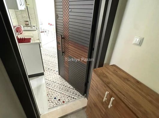 ÇARŞI İÇİNDE YUNUS EMRE ORTA OKULU ARKASINDA SIFIR KİRALIK EŞYALI 1+1 LÜKS APART !!!