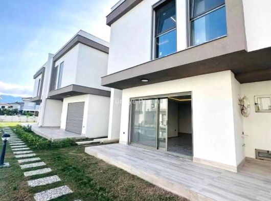 SAHİLE 500 M | HAVUZLU | 7/24 GÜVENLİKLİ | LÜKS VİLLA