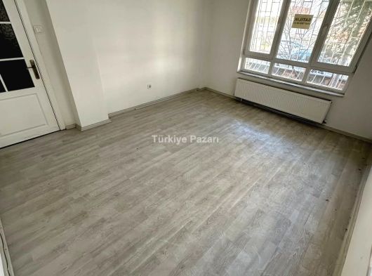 MAMAK KAYAŞ MAHALLESİ TREN İSTASYONU MUHTARLIK DİBİNDE SATILIK 2+1