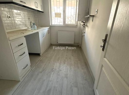 MAMAK KAYAŞ MAHALLESİ TREN İSTASYONU MUHTARLIK DİBİNDE SATILIK 2+1