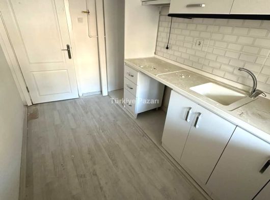 MAMAK KAYAŞ MAHALLESİ TREN İSTASYONU MUHTARLIK DİBİNDE SATILIK 2+1