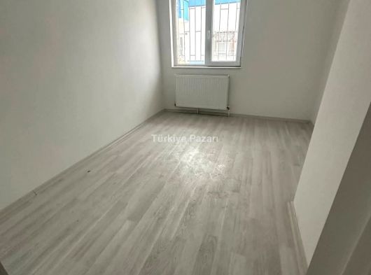 MAMAK KAYAŞ MAHALLESİ TREN İSTASYONU MUHTARLIK DİBİNDE SATILIK 2+1