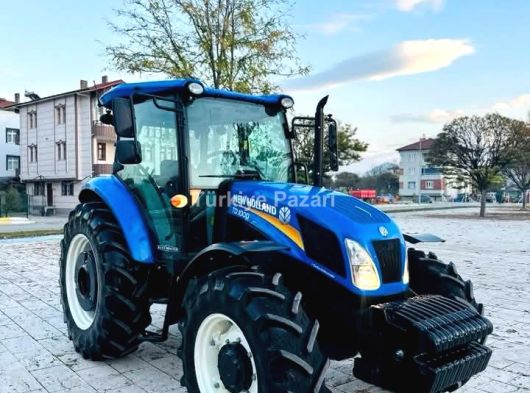 Satılık New Holland TD100D 2024 600 satte temiz mal ortada