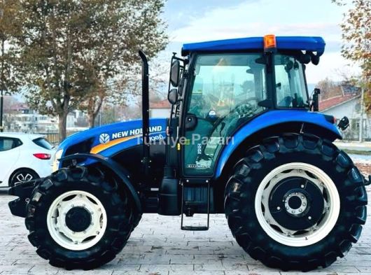 Satılık New Holland TD100D 2024 600 satte temiz mal ortada
