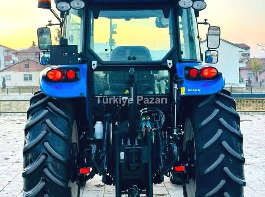 Satılık New Holland TD100D 2024 600 satte temiz mal ortada