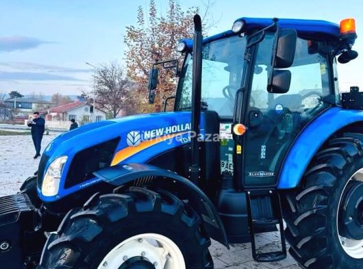 Satılık New Holland TD100D 2024 600 satte temiz mal ortada