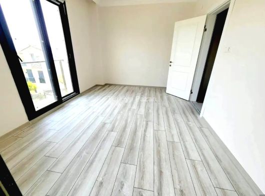 KUŞADASI SOĞUCAK’TA LÜKS YAŞAMA HAZIR TRİPLEKS İKİZ VİLLA