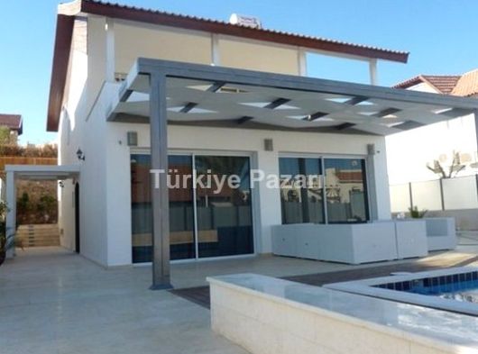 ÇEŞME ALAÇATIDA KİRALIK LÜKS VİLLA