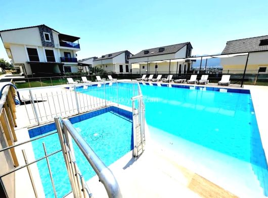 KUŞADASI SOĞUCAK’TA LÜKS YAŞAMA HAZIR TRİPLEKS İKİZ VİLLA