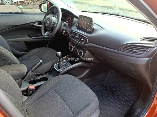 2022 MODEL EGEA CROSS 1.4 URBAN FUL PAKET 34000 KM'DE SIFIR AYARINDA ÇOK TEMİZ AĞIR HASAR KAYITLI