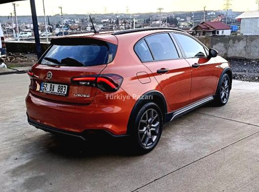 2022 MODEL EGEA CROSS 1.4 URBAN FUL PAKET 34000 KM'DE SIFIR AYARINDA ÇOK TEMİZ AĞIR HASAR KAYITLI