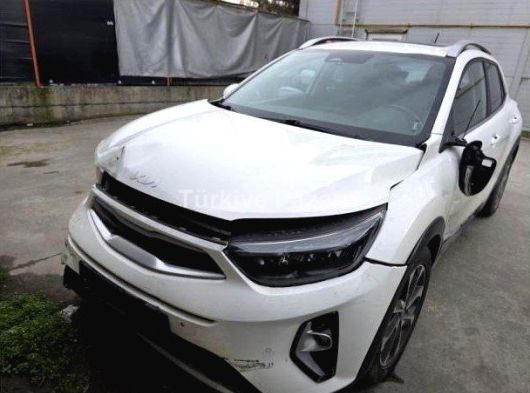 AZ HASARLI KIA STONIC PRESTIGE 1.4 100 AT 2022 TAMPON