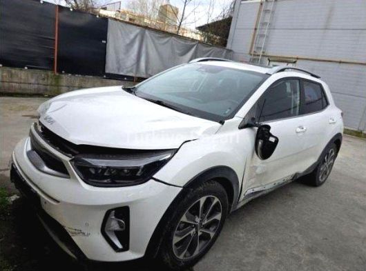 AZ HASARLI KIA STONIC PRESTIGE 1.4 100 AT 2022 TAMPON