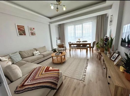 ÇEÇENDEN RUMELİ DE CADDE CEPHE 2+1 KİRALIK DAİRE MASRAFSIZ EBEVEYN BANYOLU