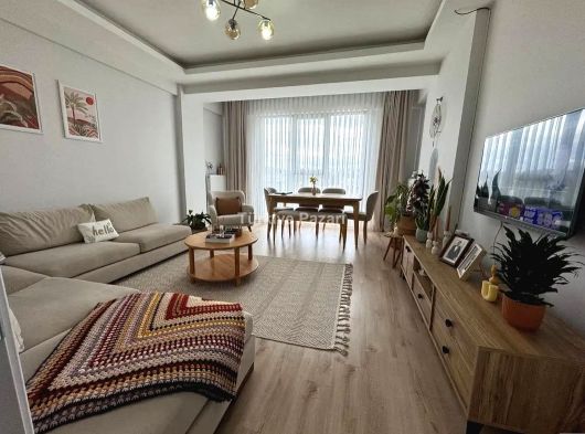 ÇEÇENDEN RUMELİ DE CADDE CEPHE 2+1 KİRALIK DAİRE MASRAFSIZ EBEVEYN BANYOLU