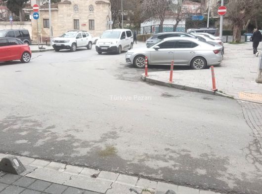 Çatalca merkezinde Devren Emlak eşyalı ofis kiralıktır.