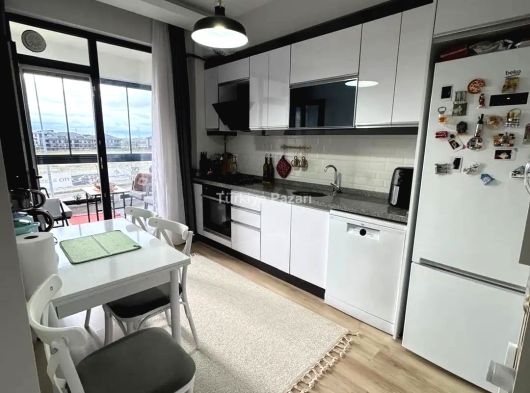 ÇORLU RUMELİ MAHALESİ CADDE CEPHE 2+1 EBEVEYN BANYOLU DAİRE