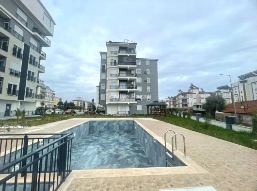 ANTALYA KEPEZ mehmet akif mahallesin de 1+1 havuzlu site içi son 3 adet satılık daire