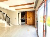 Kuşadası Davutlar’da Taş Kaplama Özel Havuzlu Müstakil Villa
