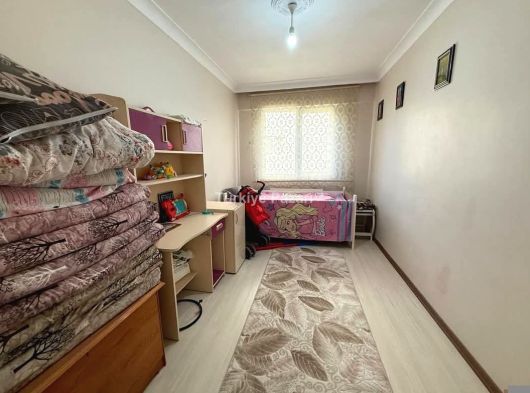 MAMAK ŞAHAPGÜRLER MAHALLESİ ÜREGİL MİLLET BAHÇESİ ÖNÜNDE YENİ BİNA 3+1 