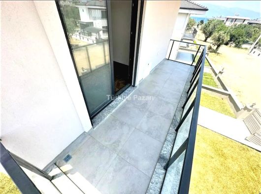 BURHANİYE PELİTKÖYDE AYGÜLDEN SIFIR TAM BAĞIMSIZ HUZUR VE KONFORA ADIM ATACAĞINIZ SATILIK 4+1 VİLLA