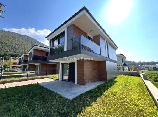 Aydın Kuşadası Güzelçamlı Mahallesi’nde 310 metre² arsa içerisinde net 125 metre² Villamız