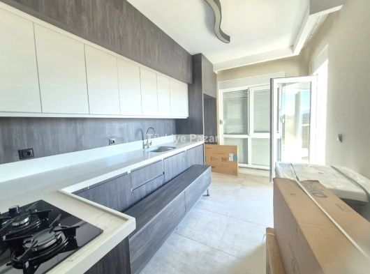 Antalya Kepez V.Esentepe 'de Havuzlu Sitede Sıfır 2+1 Daire