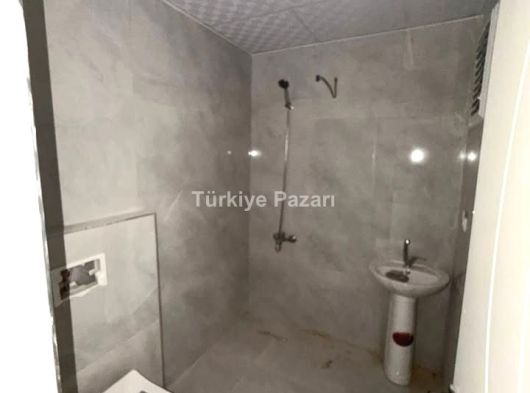 KATTA TEK SIFIR ASANSÖRLÜ HERŞEYİ AYRI 2+1 DAİRE