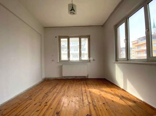 Kiralık Gümüşçay mahallesi hüdai Erol caddesinde  Ana cadde üzeri 3+1