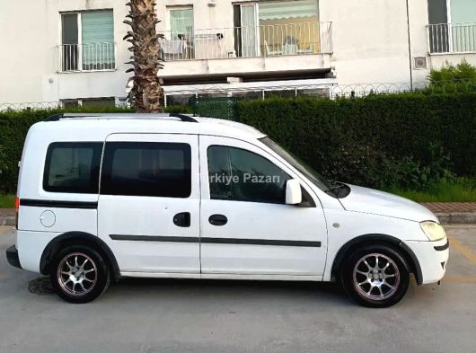 UYGUN FİYATA TEMİZ OPEL COMBO KLİMALI GENİŞ AİLE ARABASI