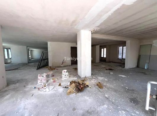 NİĞDE MERKEZ A.KAYABAŞI MAH. SAKARYA OKULU ALTI & HAYAT HASTANESİ KARŞI ÜST CADDESİ KİRALIK DÜKKAN
