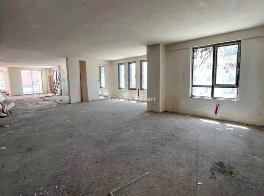 NİĞDE MERKEZ A.KAYABAŞI MAH. SAKARYA OKULU ALTI & HAYAT HASTANESİ KARŞI ÜST CADDESİ KİRALIK DÜKKAN