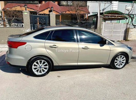 2017 FORD FOCUS