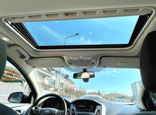 2017 FORD FOCUS