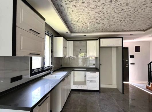 3 Yatak Odası 2 Banyo Ev