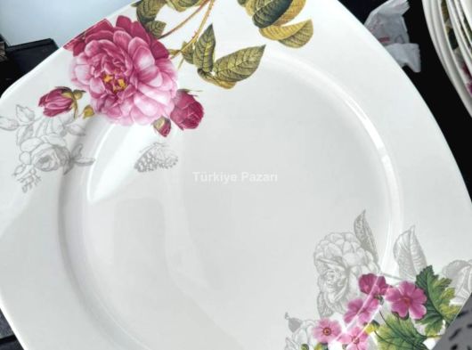 Satilik Pierre cardin yemek takimi