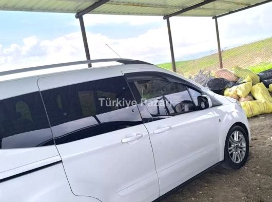 Ford curiyer titanyum plus 2020 model dizel km 158 orjinal