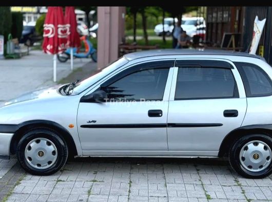 98 OPEL CORSA 1.4 SAFKAN BENZİNLİ EMSALSİZ TEMİZLİKTE