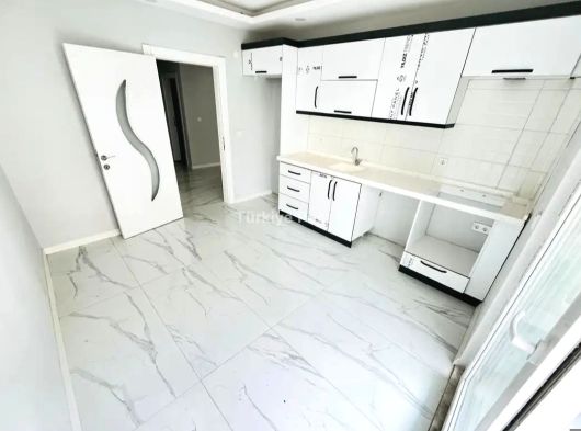 GÖMEÇ ÇAM SOKAKTA UYGUN FİYATA SATILIK 3+1 DAİRE