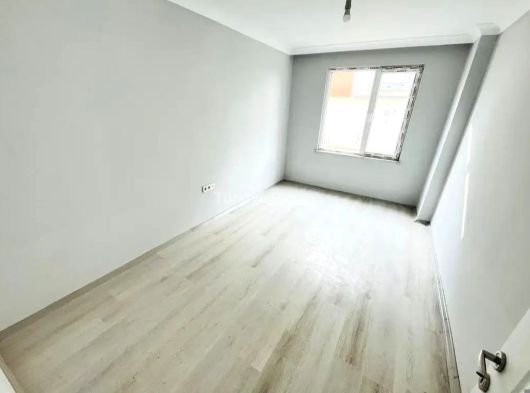 GÖMEÇ ÇAM SOKAKTA UYGUN FİYATA SATILIK 3+1 DAİRE