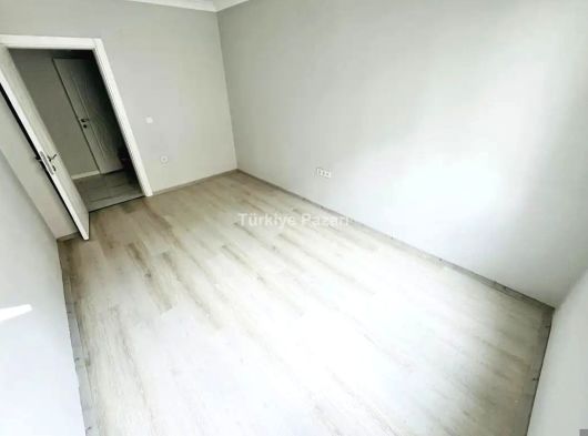 GÖMEÇ ÇAM SOKAKTA UYGUN FİYATA SATILIK 3+1 DAİRE