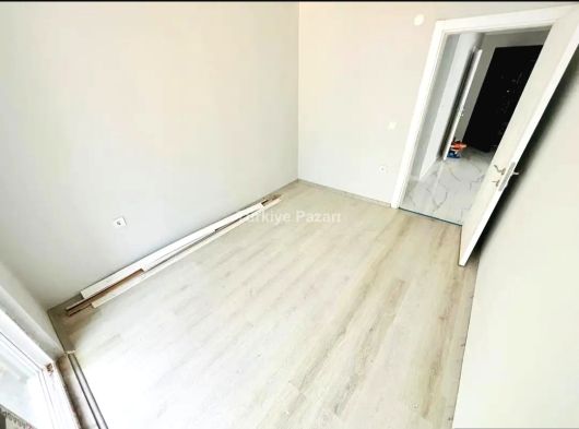 GÖMEÇ ÇAM SOKAKTA UYGUN FİYATA SATILIK 3+1 DAİRE