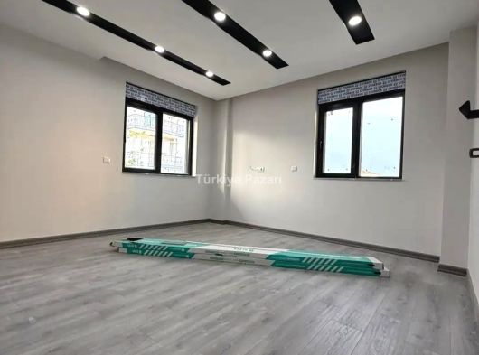 SATILIK 1+1 DAİRE DÖŞEMALTI YENİKÖY MAH ÇOK GENİŞ FERAH DAİRE