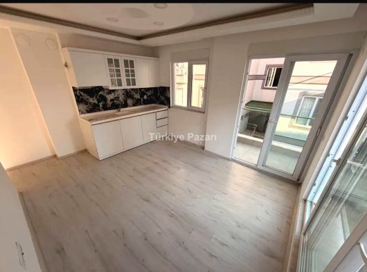 AYANOĞLU TRAMVAY DİBİ 2. KAT ASANSÖRSÜZ 1+1 ABD MUTFAK KİRALIK DAİRE