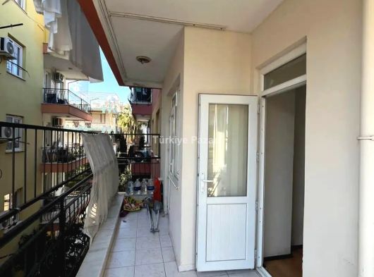 ÜNİVERSİTE YAKINI  GÜLVEREN MAHALLESİ 2. KAT 2+1 AYRI MUTFAK-WC SATILIK