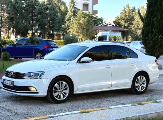 2014 15 çıkışlı yeni kasa 190 binde jetta