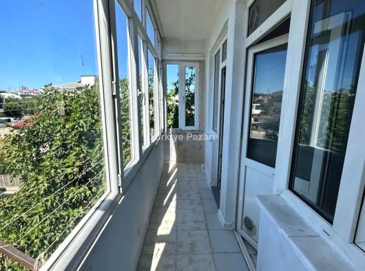 ZAFER MAH. MEKKE CAMİ CİVARI ARA KAT 2+1 DAİRE AYRI WC BALKONLU
