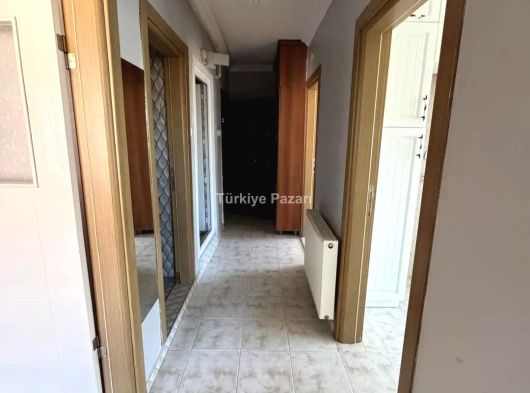 ZAFER MAH. MEKKE CAMİ CİVARI ARA KAT 2+1 DAİRE AYRI WC BALKONLU