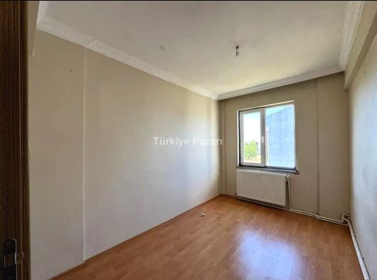 ZAFER MAH. MEKKE CAMİ CİVARI ARA KAT 2+1 DAİRE AYRI WC BALKONLU